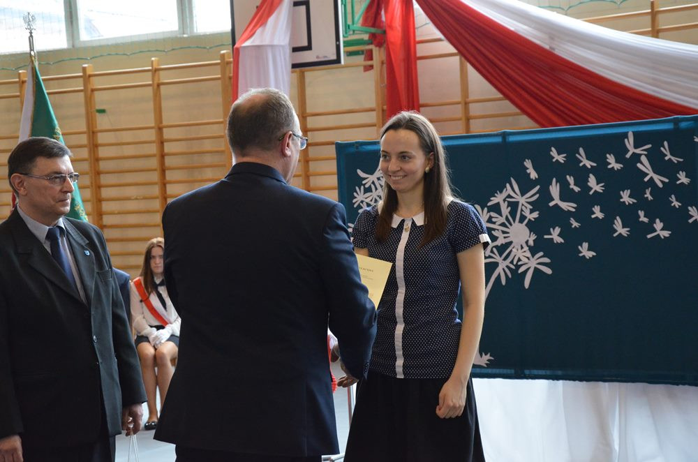 Sierakowice. Absolwenci ZSP odebrali świadectwa, przed nimi matura