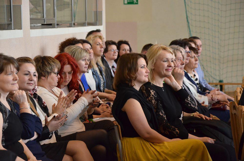 Sierakowice. Absolwenci ZSP odebrali świadectwa, przed nimi matura