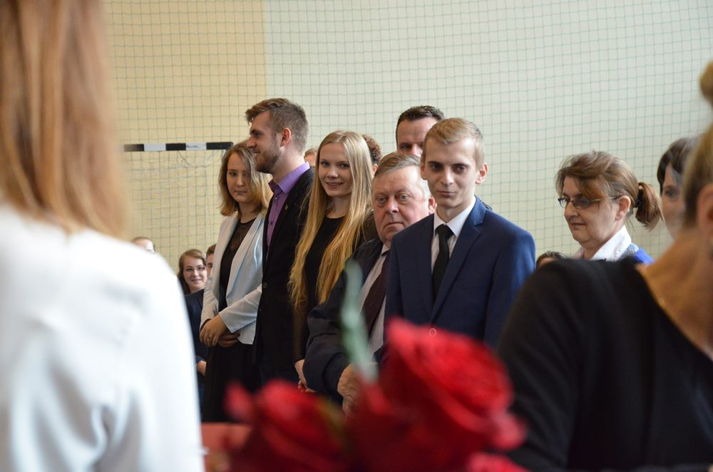 Sierakowice. Absolwenci ZSP odebrali świadectwa, przed nimi matura