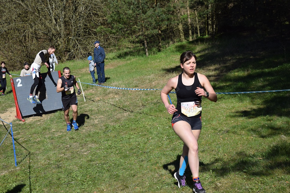 Dźwigali opony, biegali przez płotki i muldy - pierwszy Hardcore Run w Żukowie