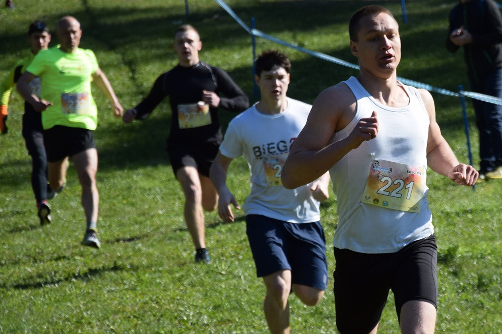 Dźwigali opony, biegali przez płotki i muldy - pierwszy Hardcore Run w Żukowie