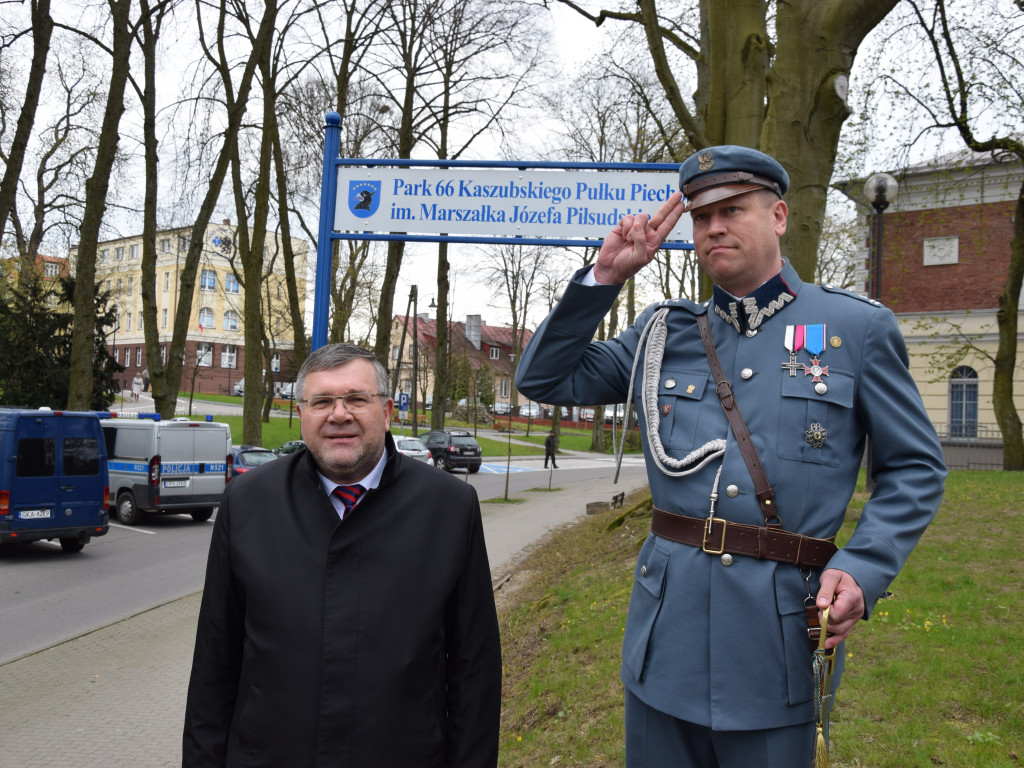 Kartuzy. Uroczystości trzeciomajowe. Park zyskał nazwę 66 Kaszubskiego Pułku Piechoty