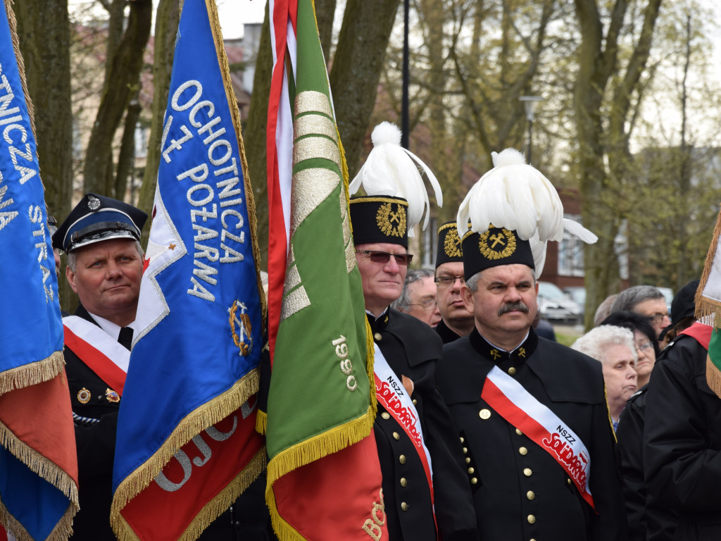 Kartuzy. Uroczystości trzeciomajowe. Park zyskał nazwę 66 Kaszubskiego Pułku Piechoty