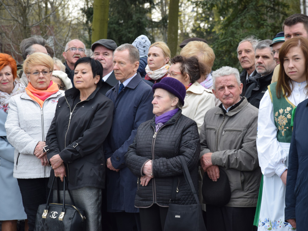 Kartuzy. Uroczystości trzeciomajowe. Park zyskał nazwę 66 Kaszubskiego Pułku Piechoty