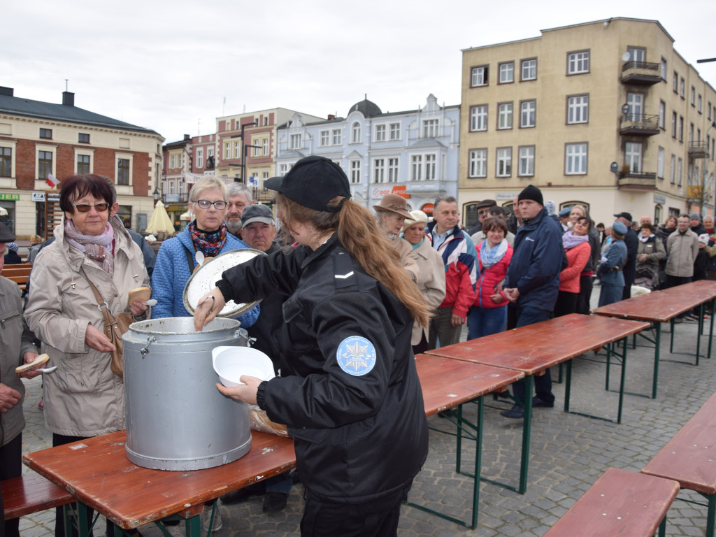 Kartuzy. Uroczystości trzeciomajowe. Park zyskał nazwę 66 Kaszubskiego Pułku Piechoty