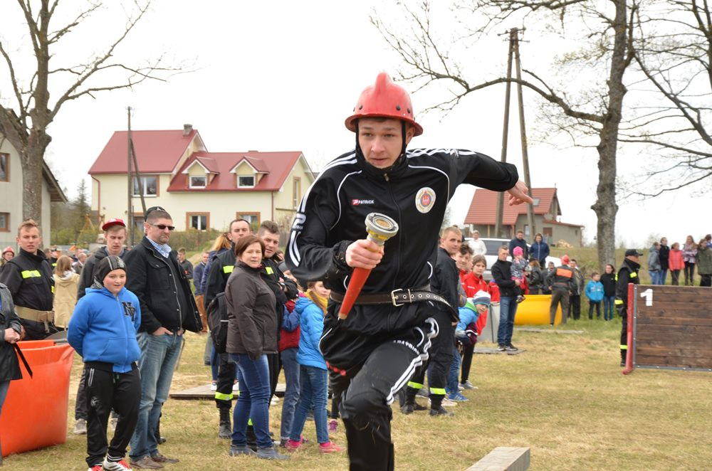 Mirachowo. Gminne zawody sportowo-pożarnicze w majówkowej atmosferze (wyniki)