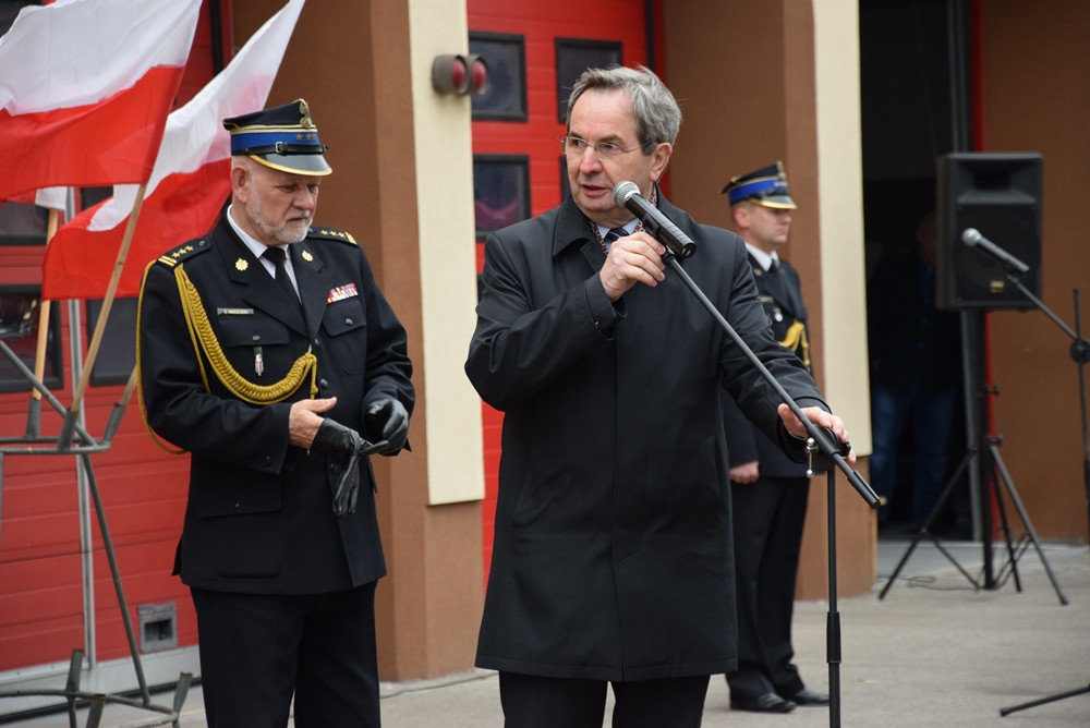Kartuzy. Strażackie święto. Apel, życzenia i tradycyjna grochówka