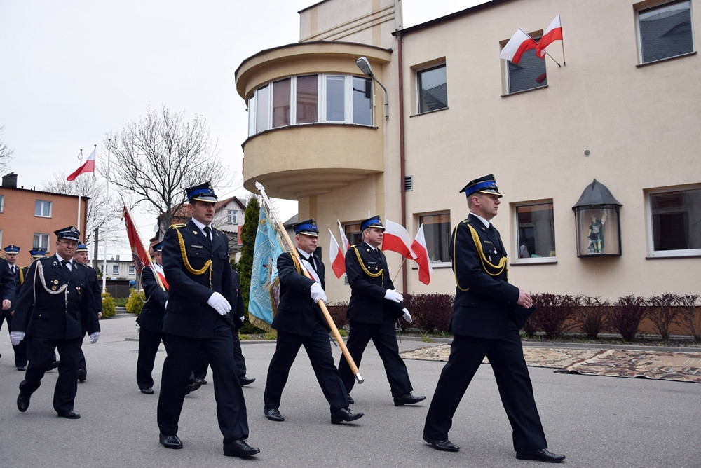 Kartuzy. Strażackie święto. Apel, życzenia i tradycyjna grochówka