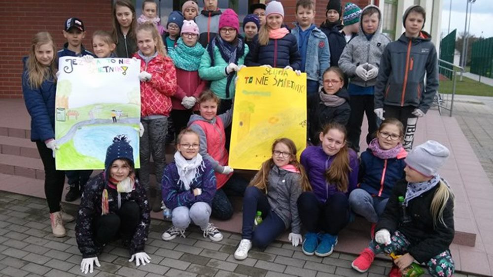 Posprzątali brzegi jezior i rzek na terenie pow. kartuskiego