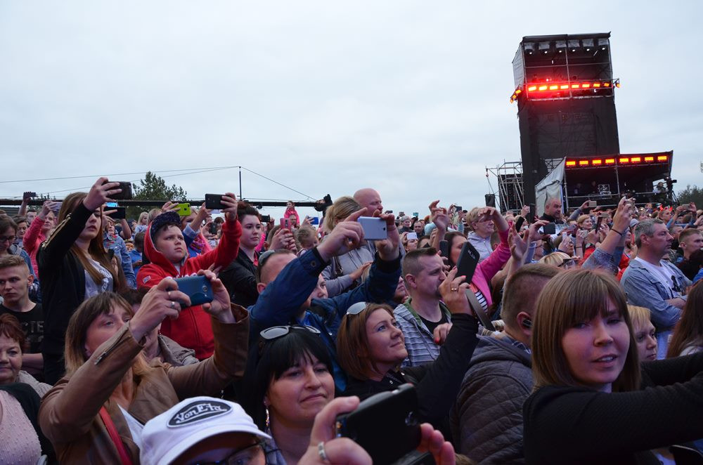 Przebojowa Majówka w Stężycy. Wielka scena i rzesze fanów disco polo
