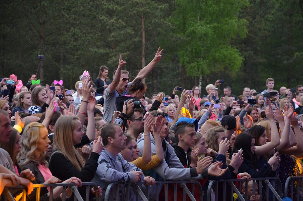 Przebojowa Majówka w Stężycy. Wielka scena i rzesze fanów disco polo