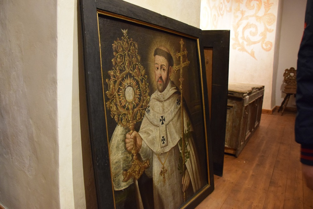 Żukowo. Tłumy na Nocy Muzeów. Pokazy rycerskie i długa kolejka do krypty