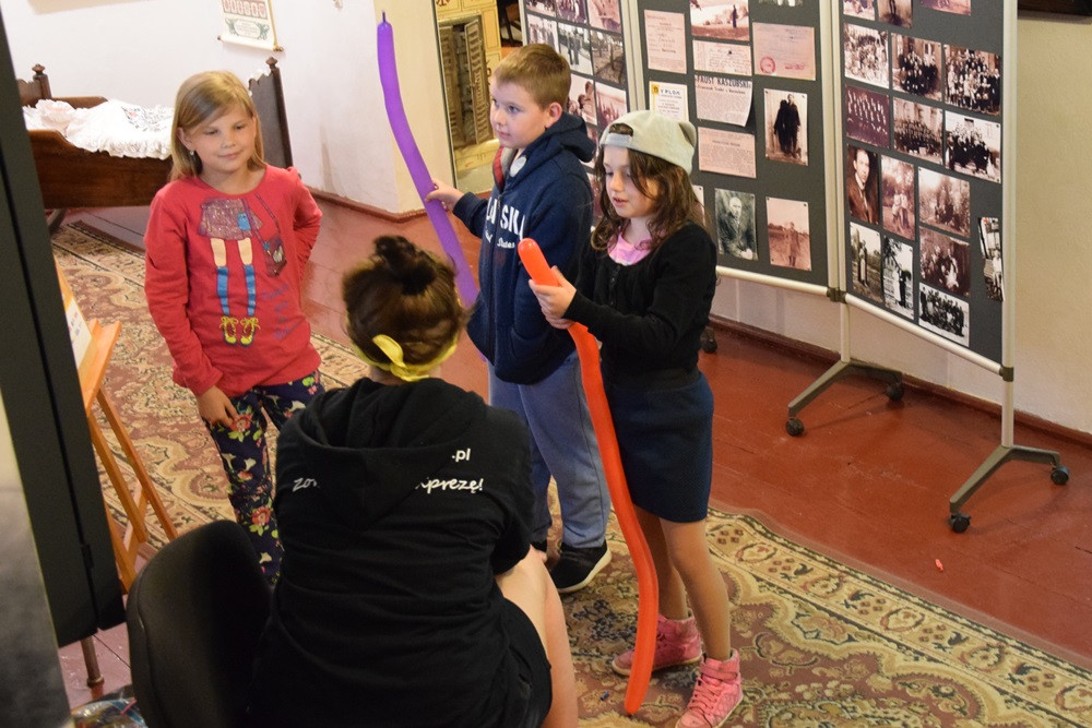 Noc Muzeów w Muzeum Kaszubskim w Kartuzach. Zachwycający spektakl Teatru Snów