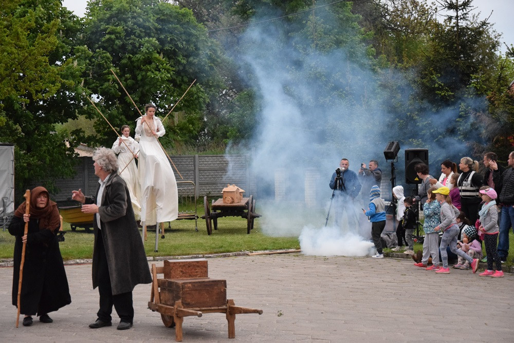 Noc Muzeów w Muzeum Kaszubskim w Kartuzach. Zachwycający spektakl Teatru Snów