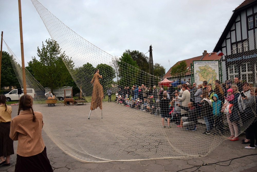Noc Muzeów w Muzeum Kaszubskim w Kartuzach. Zachwycający spektakl Teatru Snów