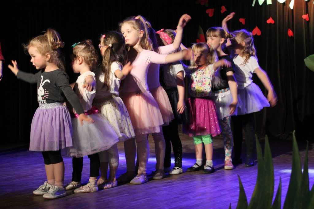 Dzieci zaśpiewały dla swoich mam w Kartuskim Centrum Kultury