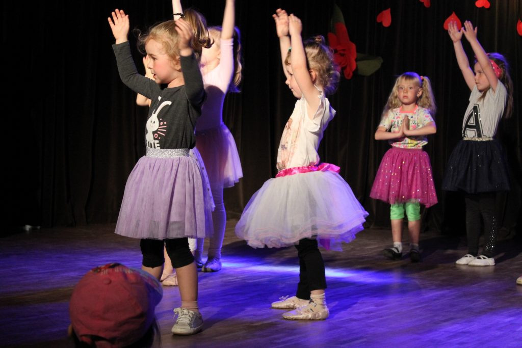 Dzieci zaśpiewały dla swoich mam w Kartuskim Centrum Kultury