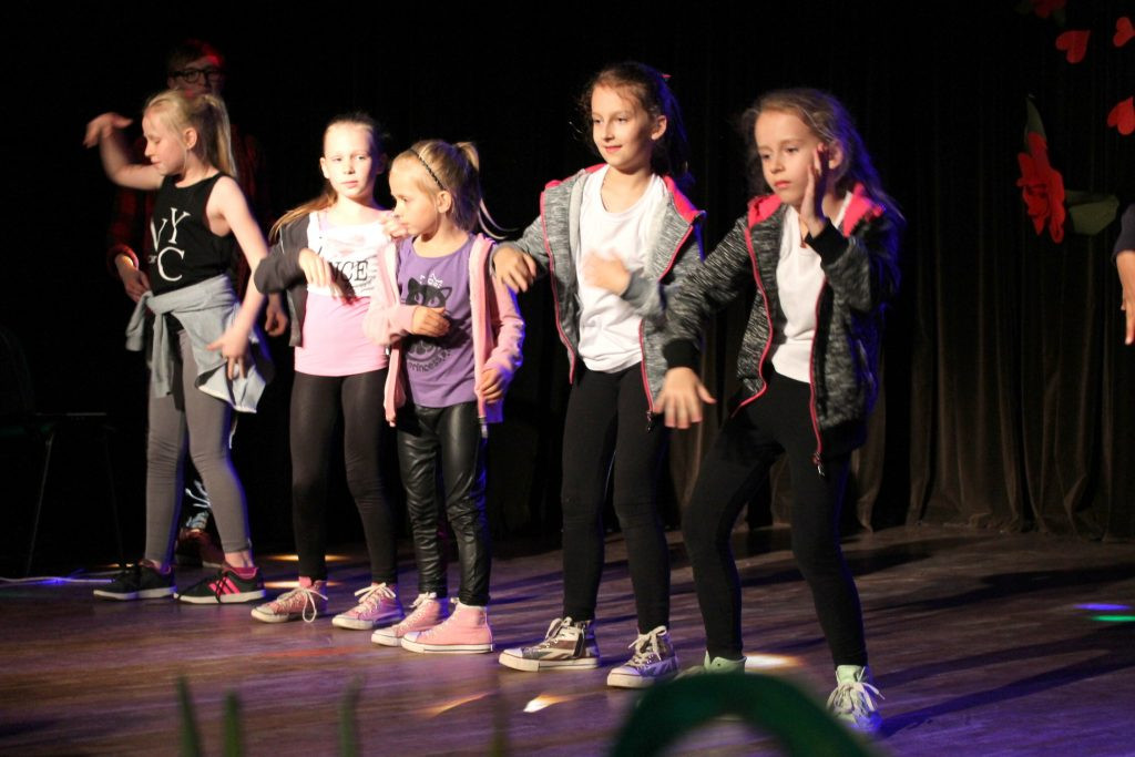 Dzieci zaśpiewały dla swoich mam w Kartuskim Centrum Kultury