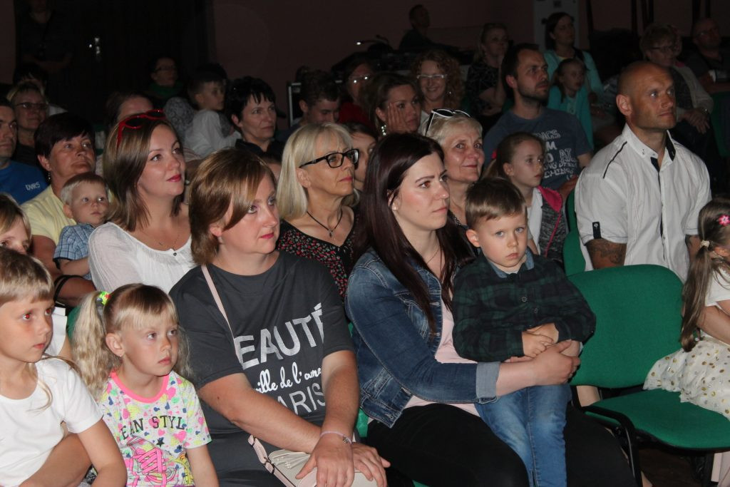 Dzieci zaśpiewały dla swoich mam w Kartuskim Centrum Kultury