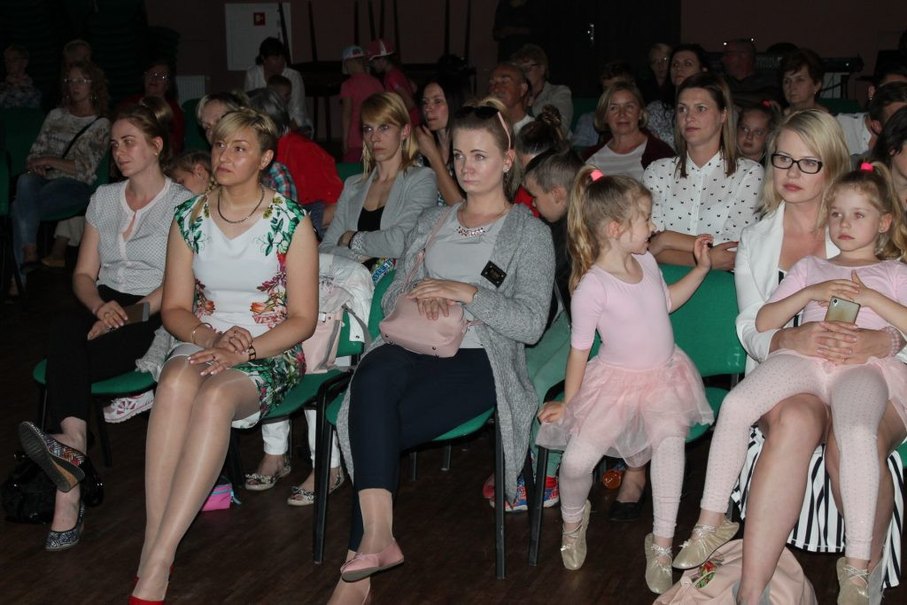 Dzieci zaśpiewały dla swoich mam w Kartuskim Centrum Kultury