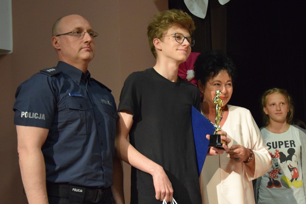 Kartuzy. Młodzi aktorzy pokazali na scenie, jak zgubne są dopalacze