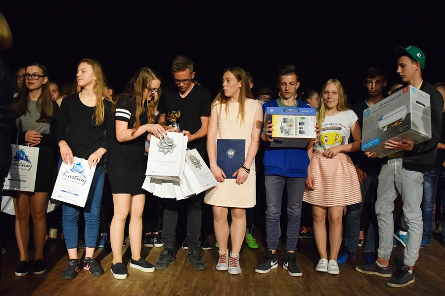 Kartuzy. Młodzi aktorzy pokazali na scenie, jak zgubne są dopalacze