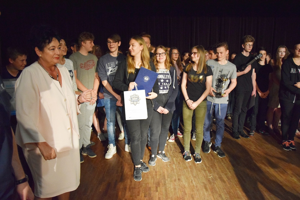 Kartuzy. Młodzi aktorzy pokazali na scenie, jak zgubne są dopalacze