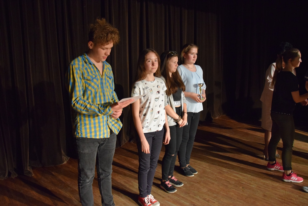 Kartuzy. Młodzi aktorzy pokazali na scenie, jak zgubne są dopalacze