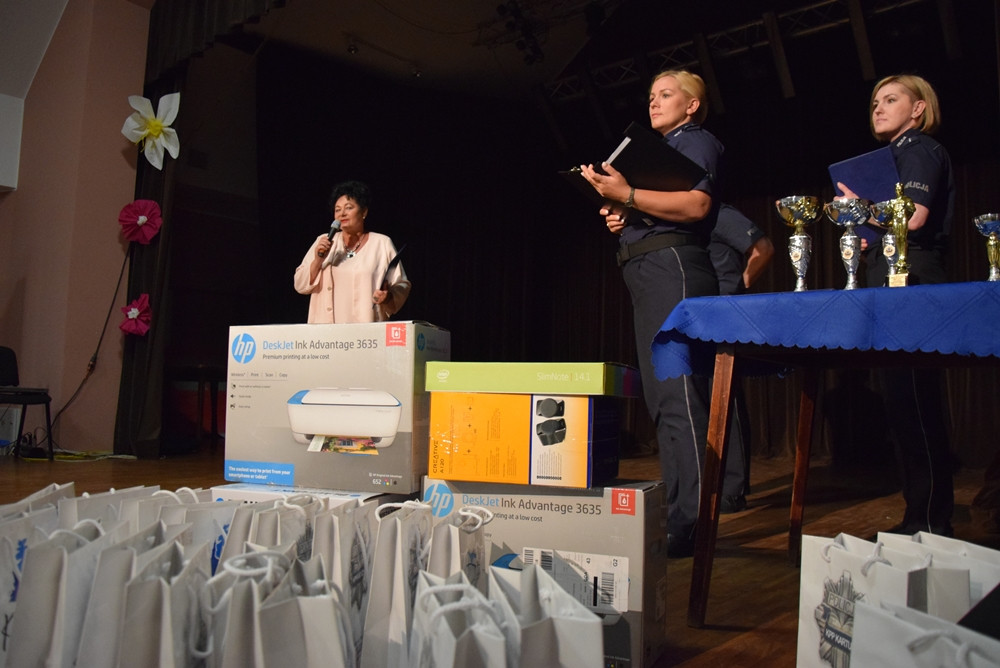 Kartuzy. Młodzi aktorzy pokazali na scenie, jak zgubne są dopalacze