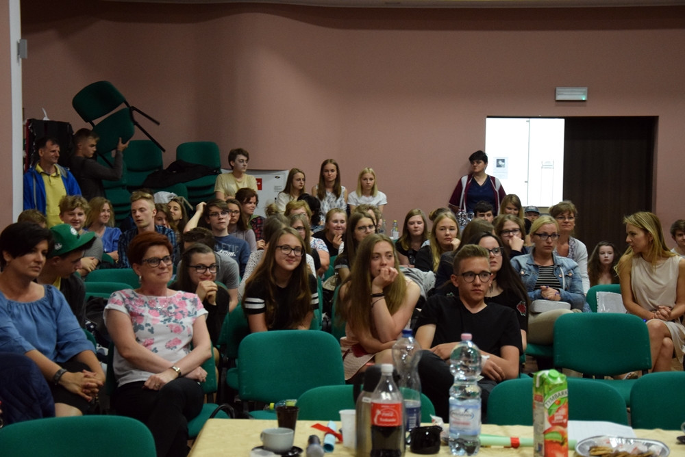 Kartuzy. Młodzi aktorzy pokazali na scenie, jak zgubne są dopalacze