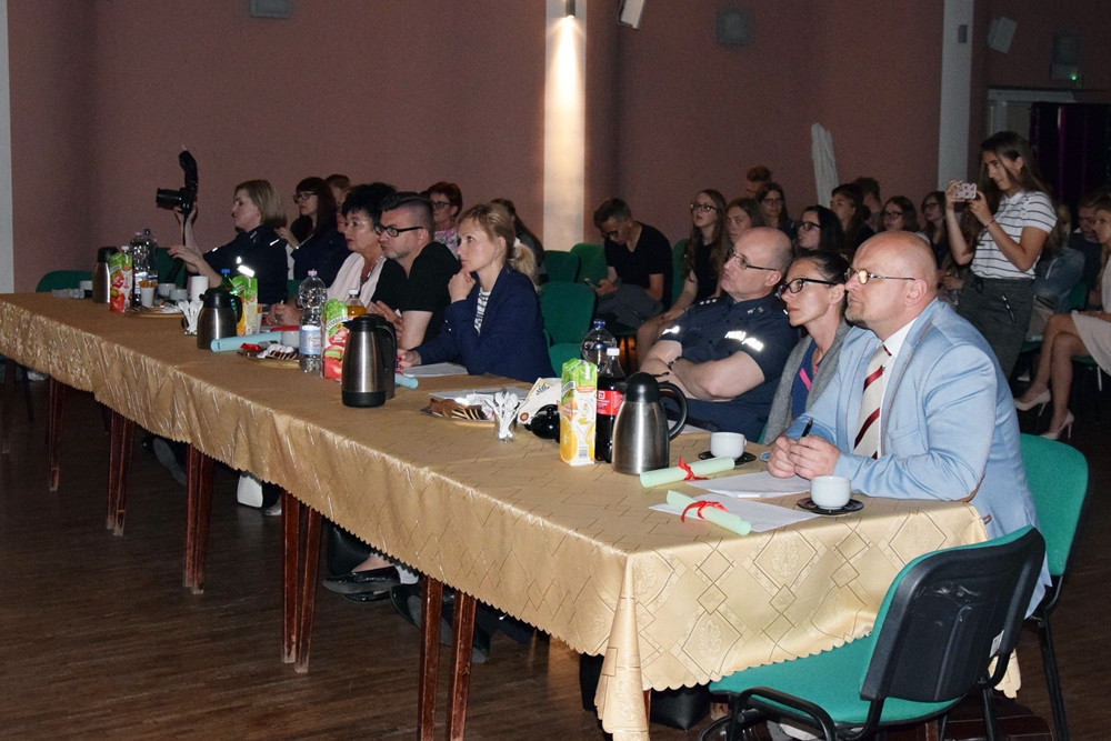 Kartuzy. Młodzi aktorzy pokazali na scenie, jak zgubne są dopalacze