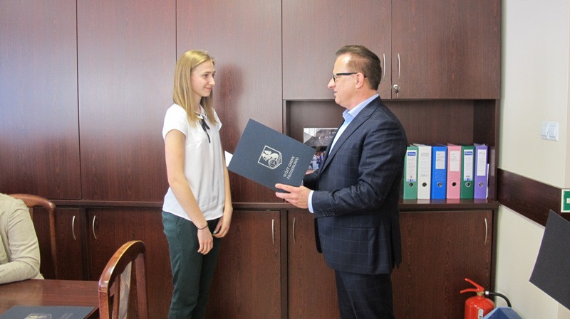 Przodkowo. 30 uczniów nagrodzonych stypendiami motywacyjnymi