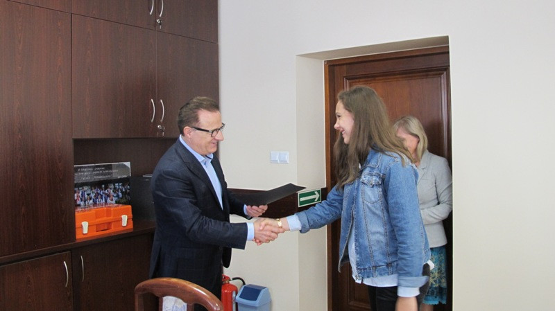 Przodkowo. 30 uczniów nagrodzonych stypendiami motywacyjnymi