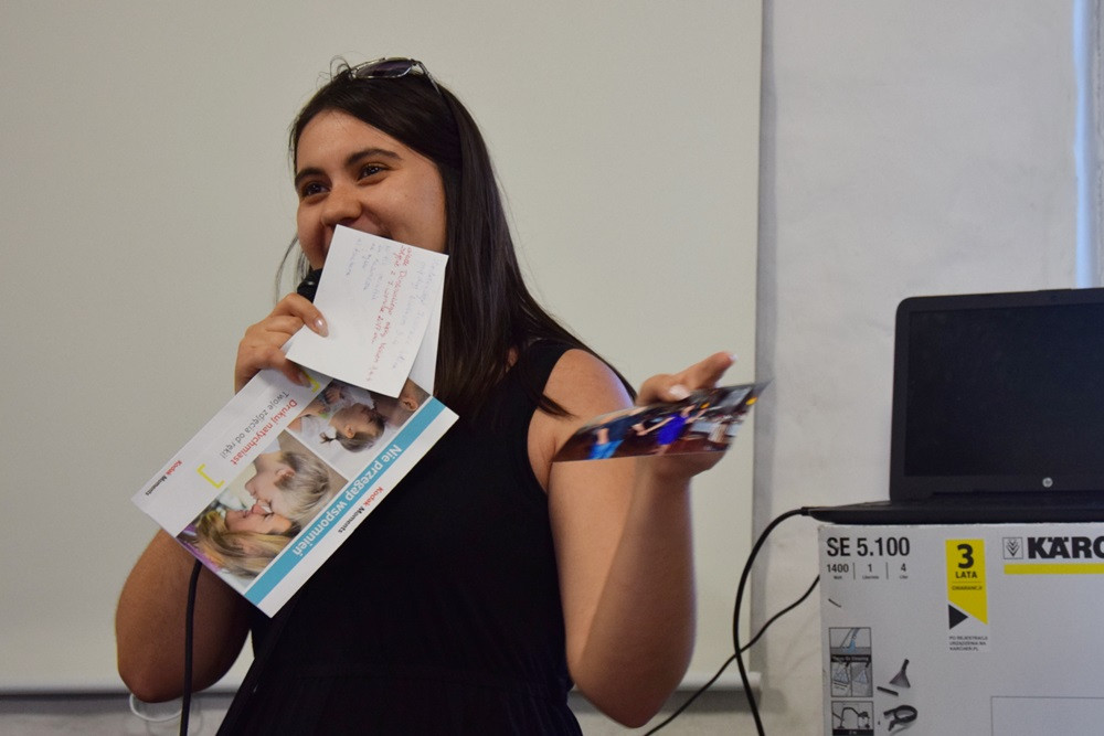 Żarówki, książki, zdjęcia, gazety, nalewki, listy, Nokia 3310... to włożyli kartuzianie do skrzyni czasu