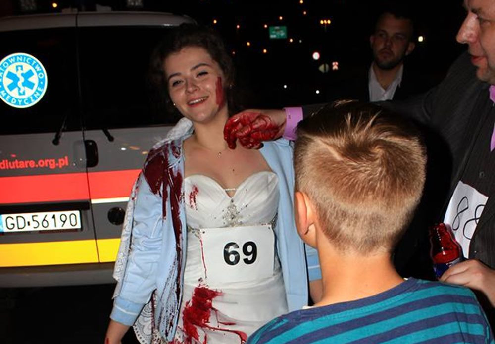 Młodzież z Parafialnej Grupy Pozoracyjnej w Sianowie na ćwiczeniach w tunelu pod Martwą Wisłą