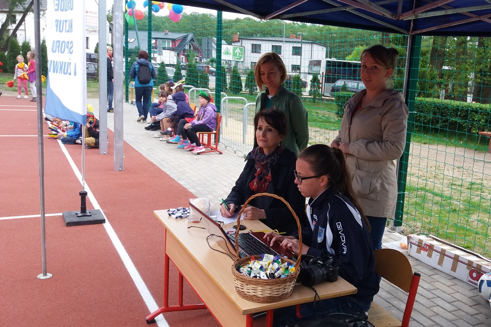 Żukowo. Ponad 300 dzieci harcowało na szkolnym festynie z okazji Dnia Dziecka