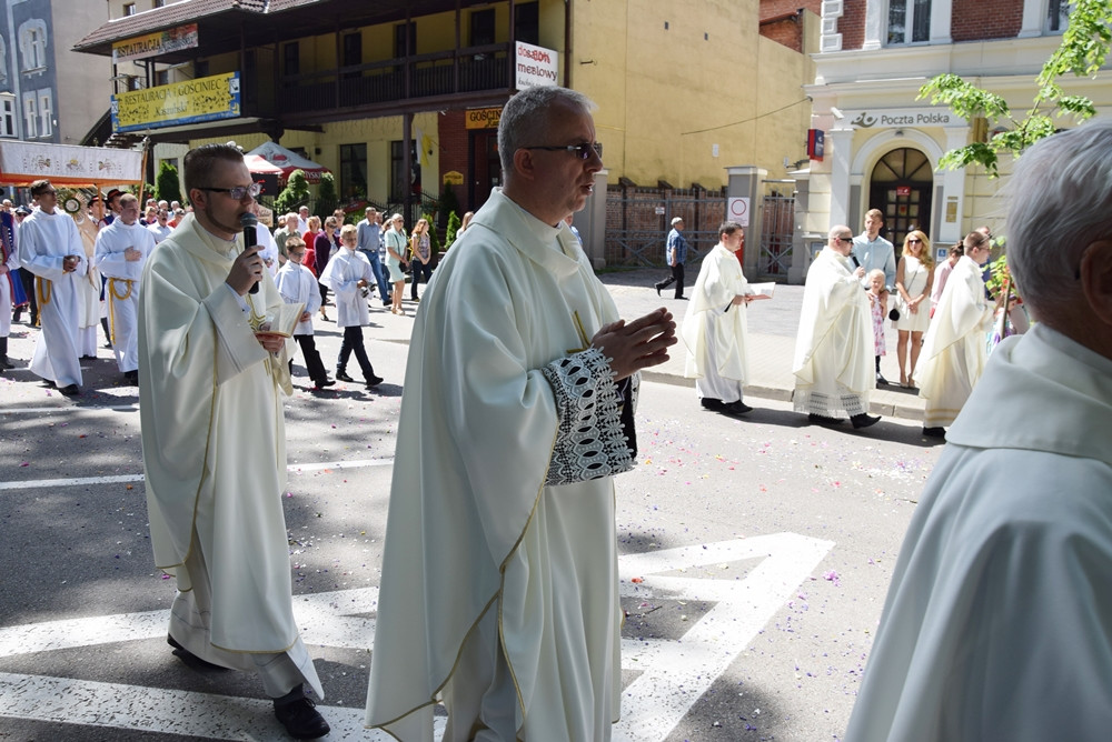 Kartuzy. Ulicami miasta przeszła procesja Bożego Ciała