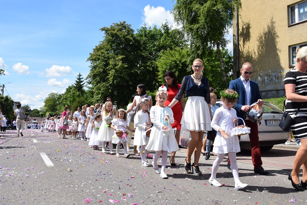 Kartuzy. Ulicami miasta przeszła procesja Bożego Ciała