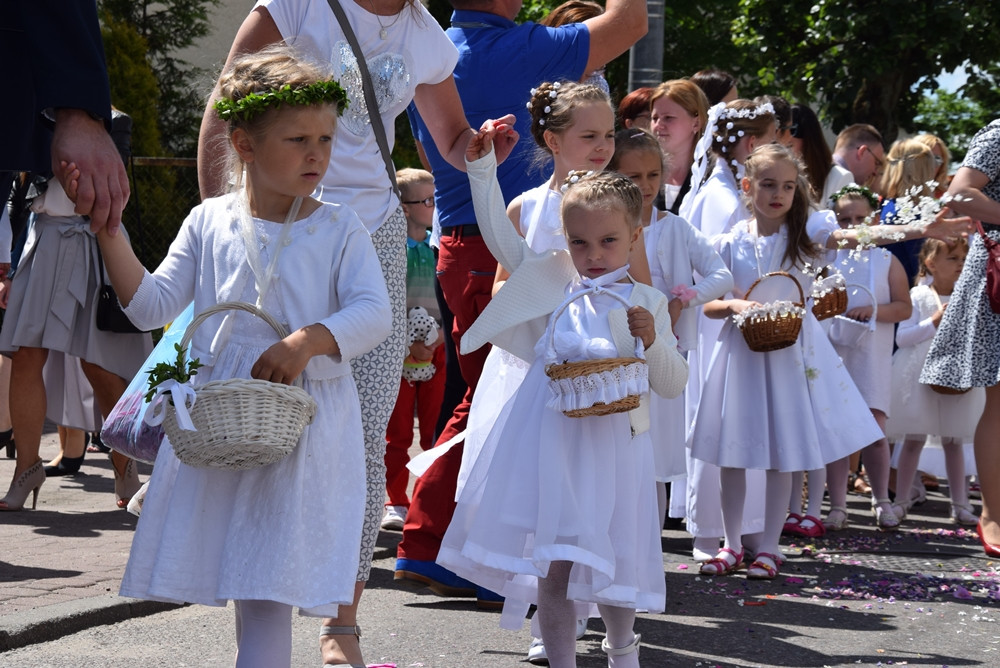 Kartuzy. Ulicami miasta przeszła procesja Bożego Ciała