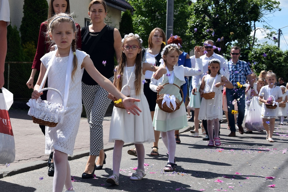 Kartuzy. Ulicami miasta przeszła procesja Bożego Ciała