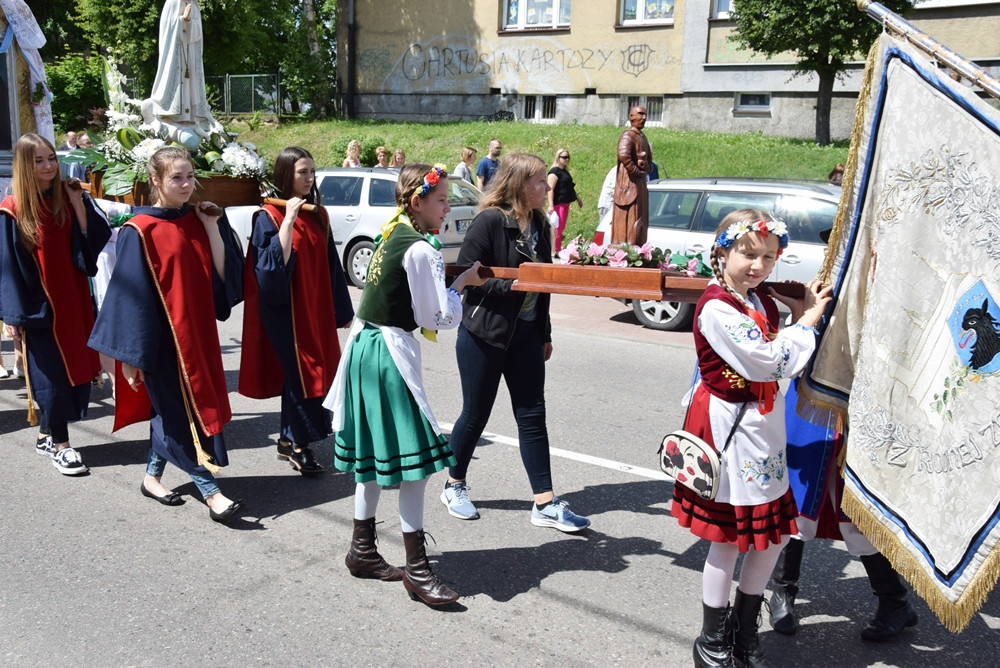 Kartuzy. Ulicami miasta przeszła procesja Bożego Ciała
