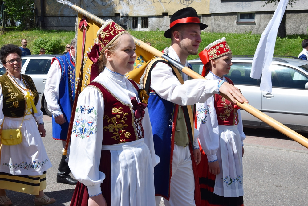 Kartuzy. Ulicami miasta przeszła procesja Bożego Ciała