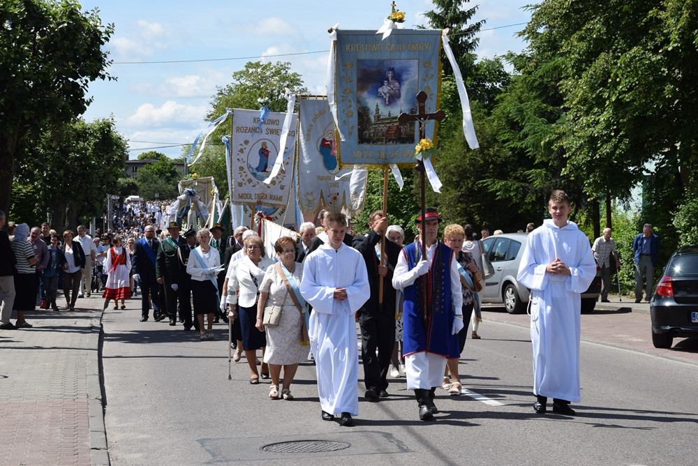 Kartuzy. Ulicami miasta przeszła procesja Bożego Ciała
