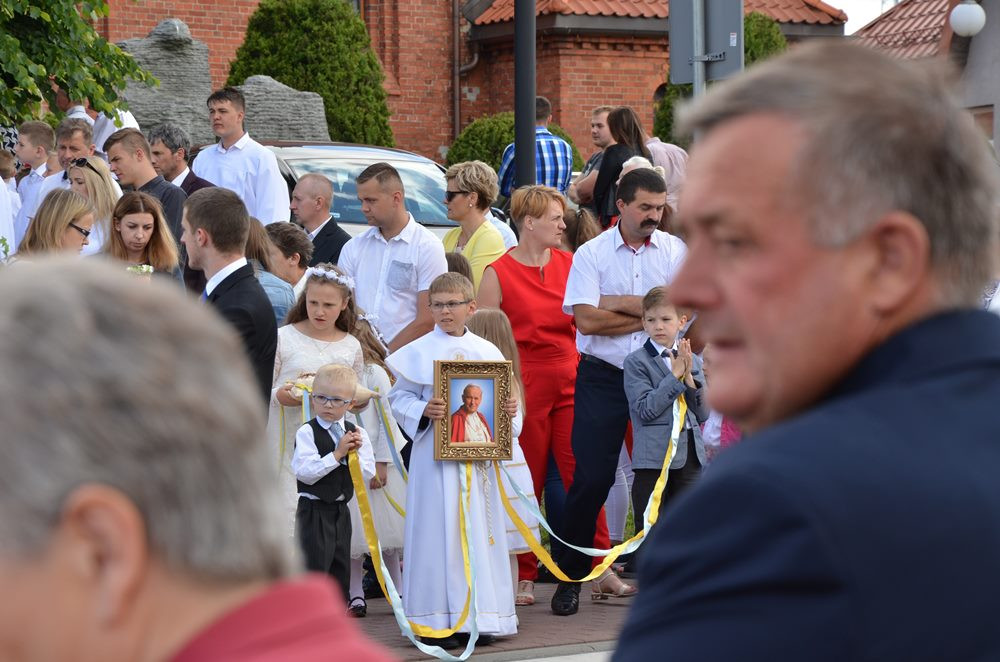 Mieszkańcy Sierakowic licznie zgromadzili się na procesji Bożego Ciała
