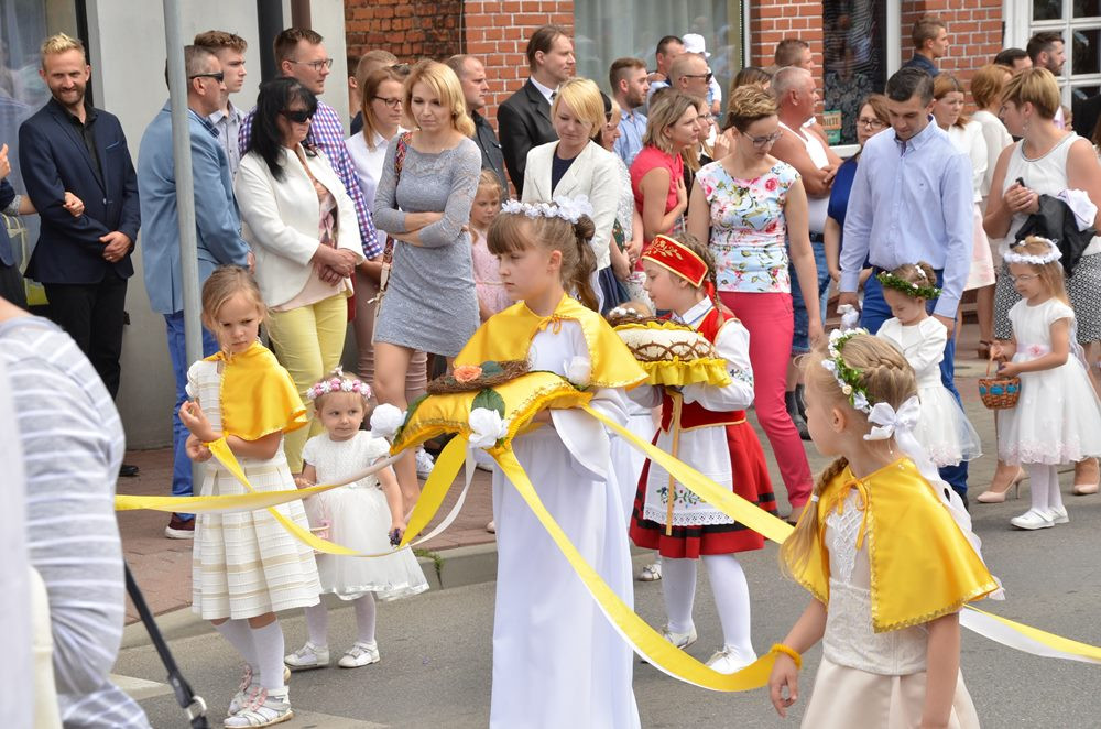 Mieszkańcy Sierakowic licznie zgromadzili się na procesji Bożego Ciała