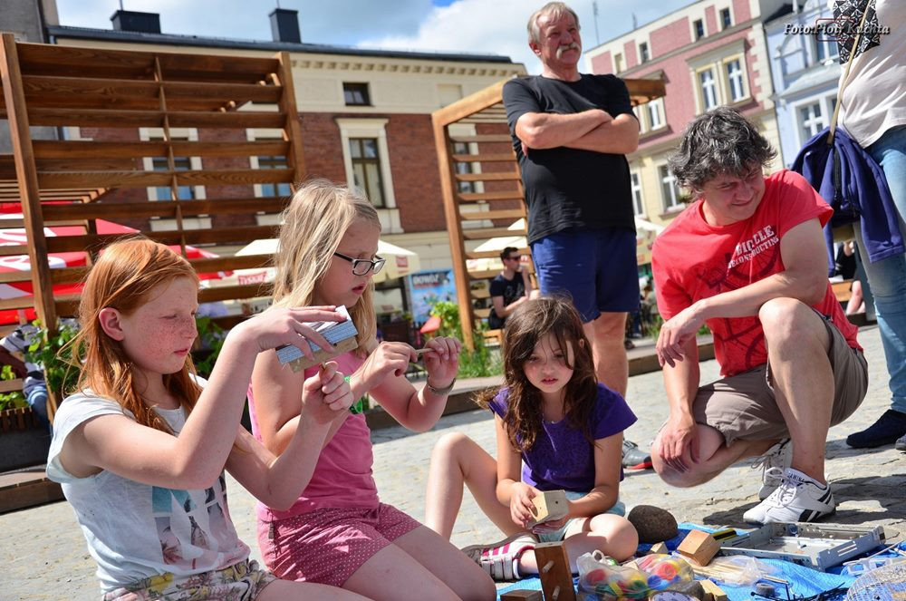 Kartuski Plener Artystyczny na Rynku z płonącymi rzeźbami