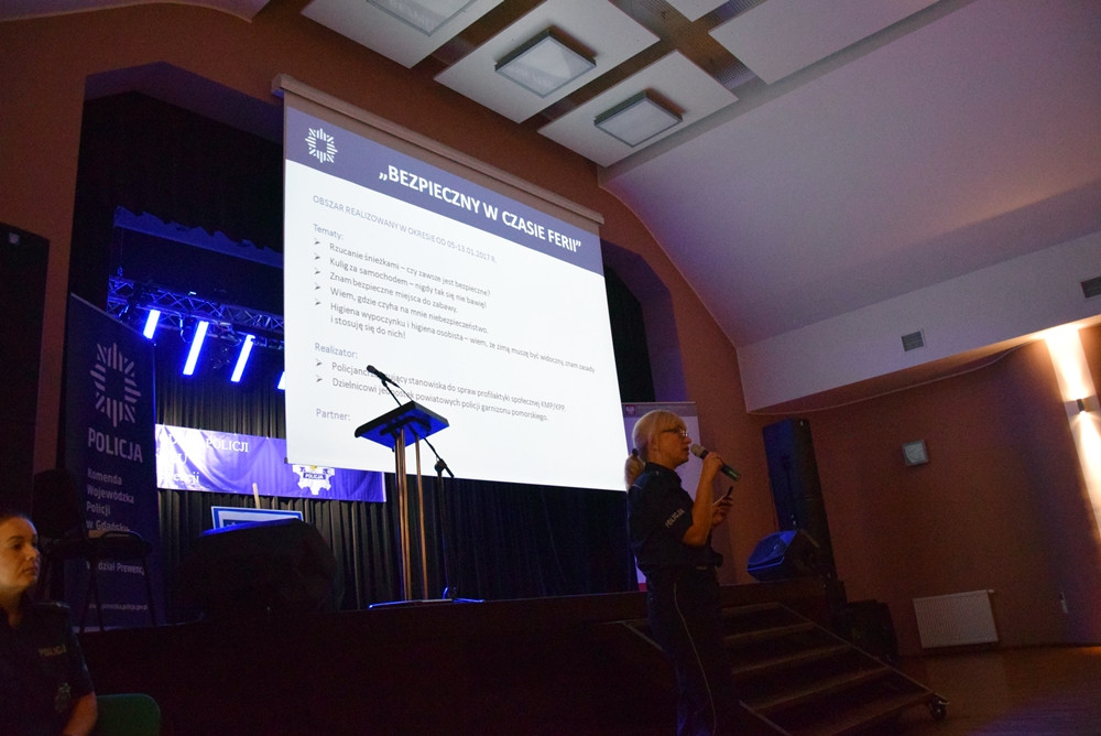 Kartuzy. W obecności wojewody podsumowano policyjną akcję 