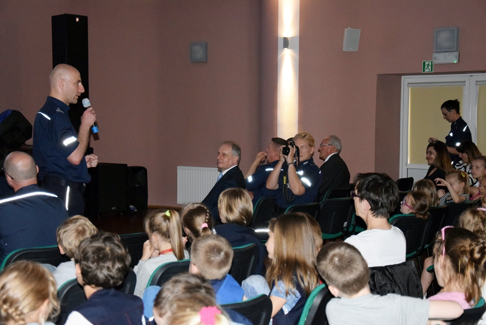 Kartuzy. W obecności wojewody podsumowano policyjną akcję 