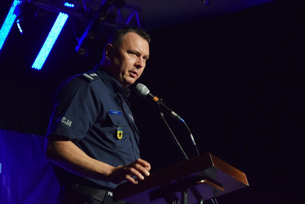 Kartuzy. W obecności wojewody podsumowano policyjną akcję 