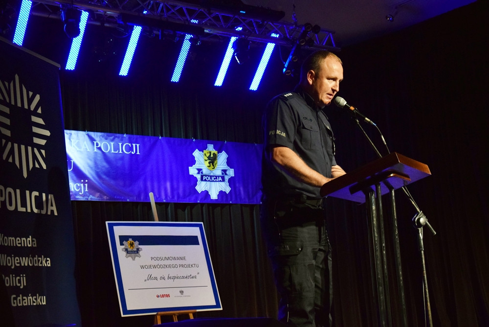 Kartuzy. W obecności wojewody podsumowano policyjną akcję 